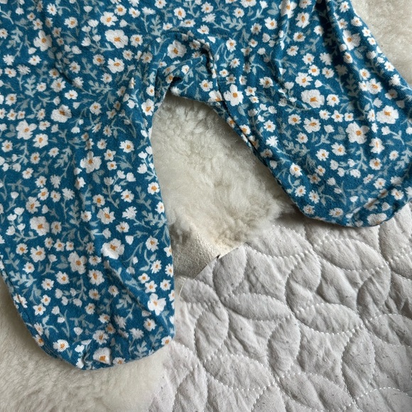 3M Carter’s footie zip pajamas, blue with white flowers - Picture 8 of 11